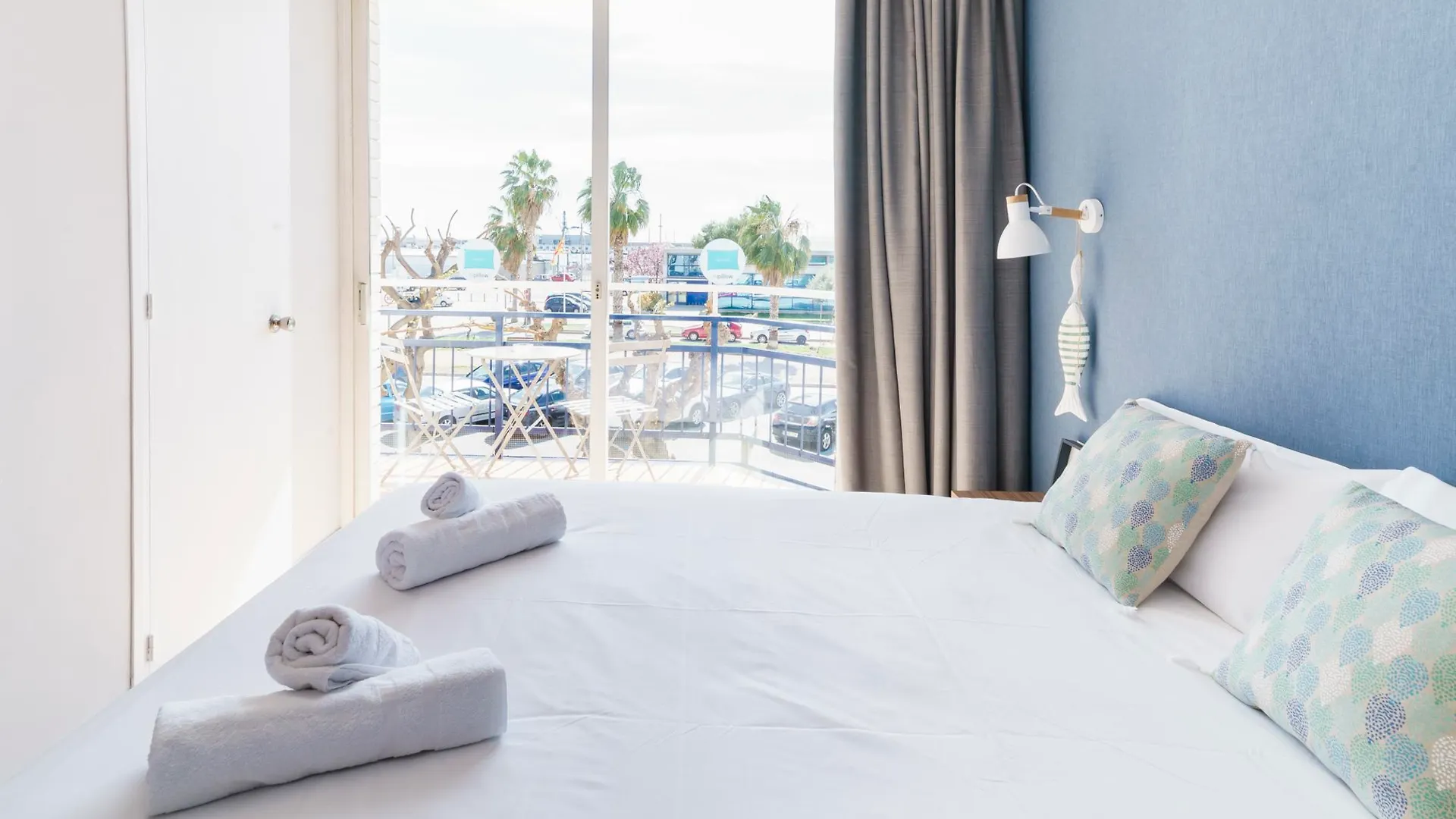 ** Hotel Bypillow Mumm Vilanova i la Geltru Spain